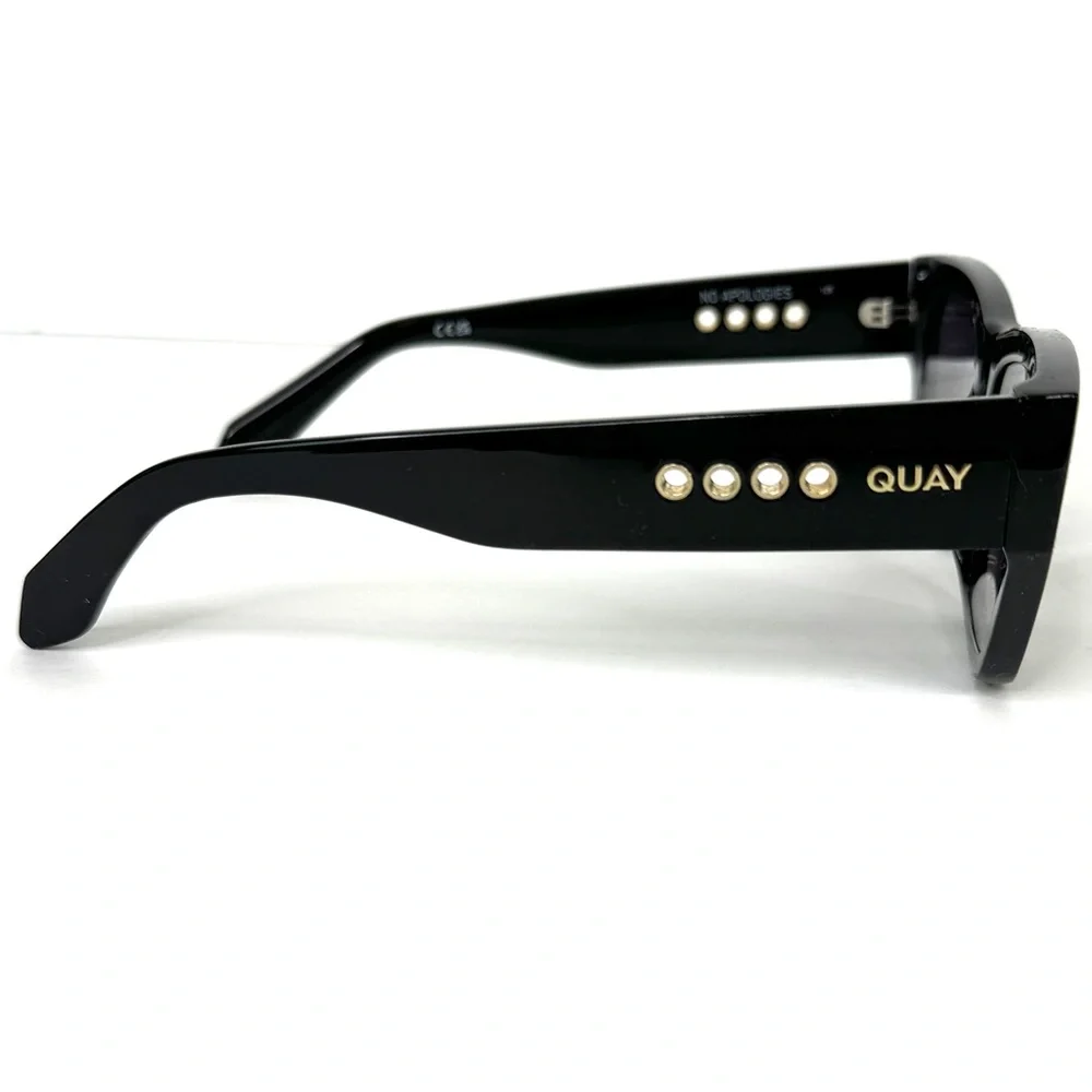 QUAY Australia NEW No Apologies Angled Square Sunglasses NEW Black Smoke
